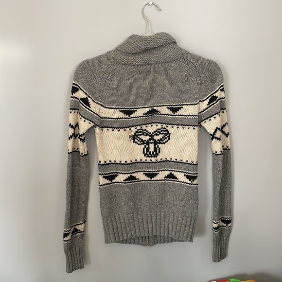 TNA sweater - Picture 2 of 3